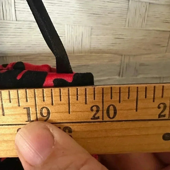 Torrid Asymmetrical Red Black Velvet Crop Top Bustier Y2K whimsy Goth Plus Size - Picture 7 of 7